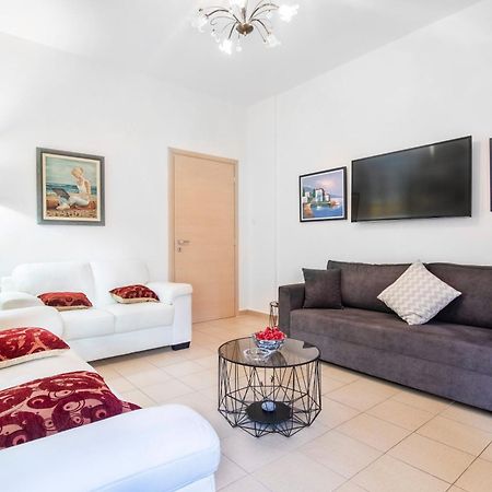 Local Apt Near City Lights 1 Lägenhet Heraklion Exteriör bild